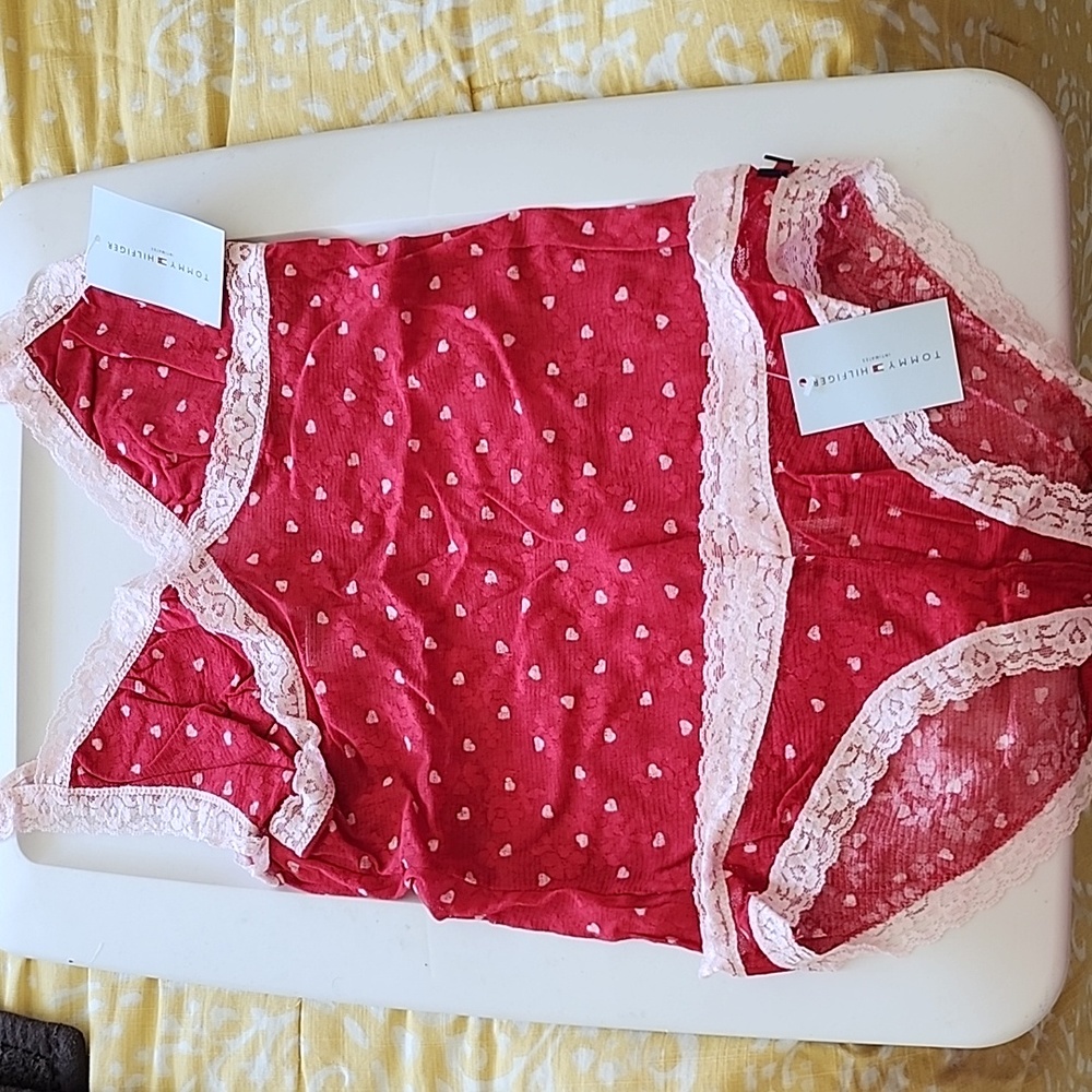 Tommy Hilfiger Intimates set